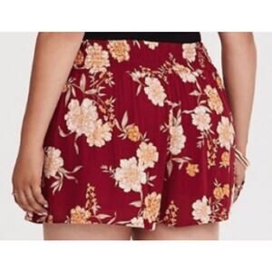 Torrid women’s red floral lightweight lined shorts pockets pull on boho 1X/XL